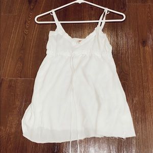 ⭐️ dainty white cami tank top ⭐️ <3